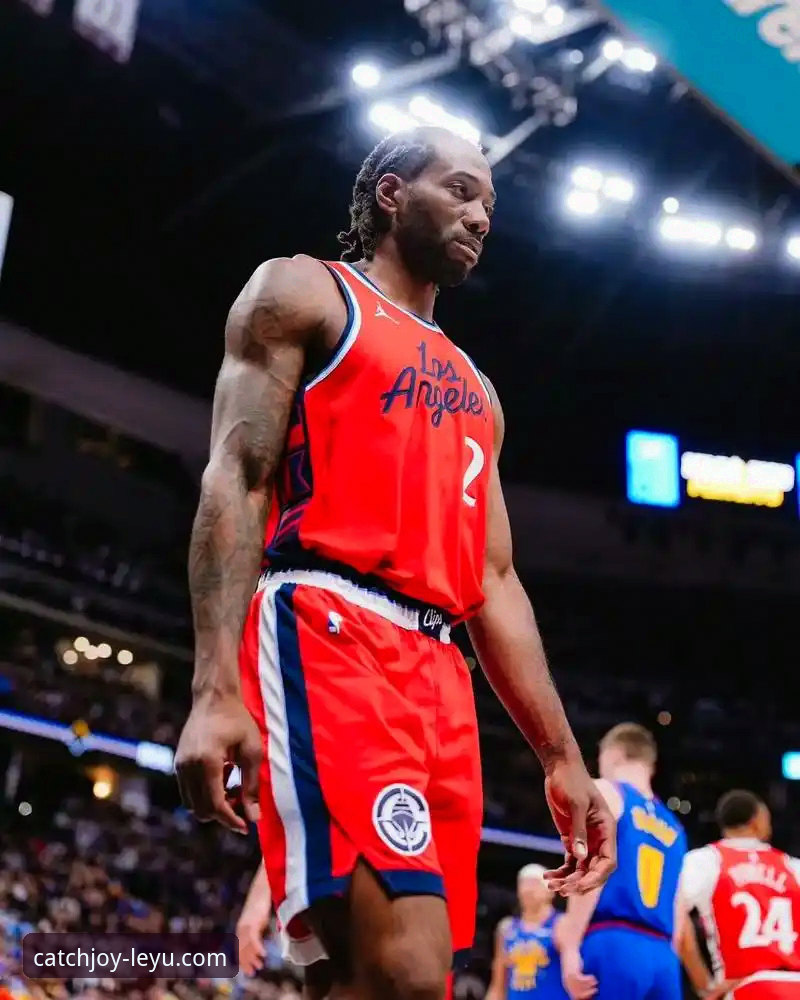 快船惜败开拓者 vs 伦纳德手腕伤情：NBA赛场内外的真实对比分析