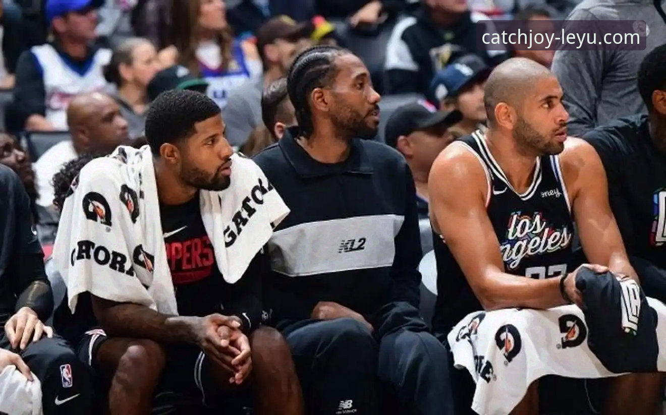 乐鱼体育电脑版iOS版 快船惜败开拓者 vs 伦纳德手腕伤情:NBA赛场内外的真实对比分析